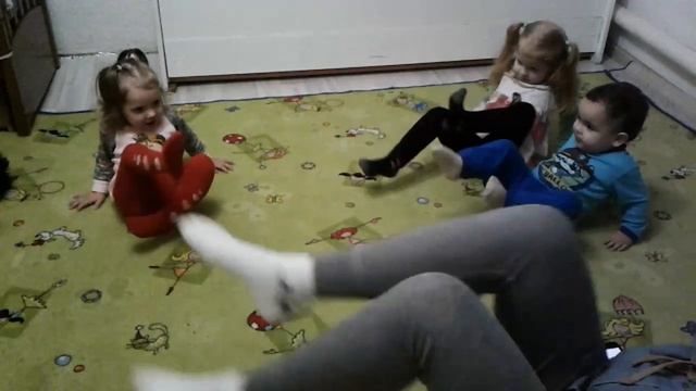 Позитивия 29 11 2018 Зарядка утром, упражнение 'велосипедик' воспитатель Инна Васильева смотреть онлайн