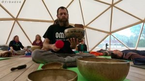 Окунево - мантра медитация с поющими чашами в Омграде.