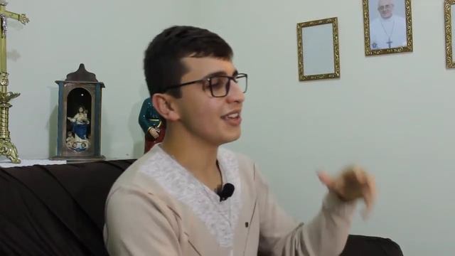 Seminarista Anthonny contando sua história vocacional.