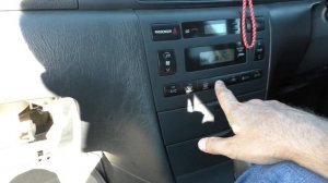 Замена салонного фильтра на Toyota Corolla