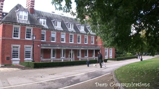 Visiting Hyde Park - London смотреть онлайн