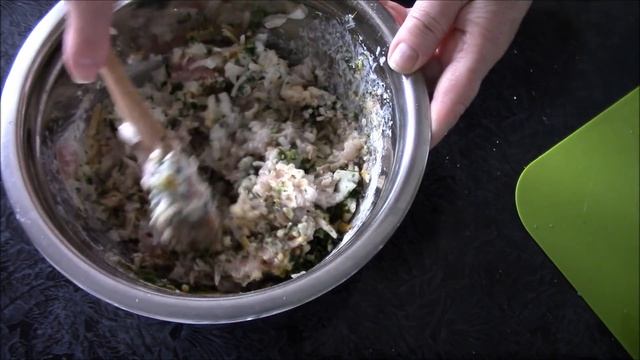 Пестрые котлеты из куриного филе - ароматные, сочные и такие вкусные, что можно язык проглотить.