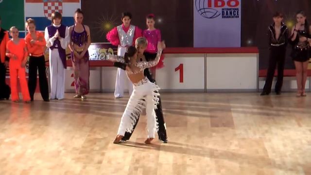 Гузь, Попова бачата.mpg смотреть онлайн