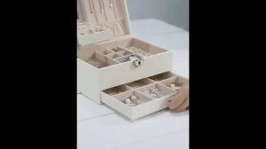 Шкатулка для украшений.Шкатулка для украшений с выдвижным ящиком.