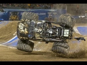 Топ-5 лучших моментов Monster Jam