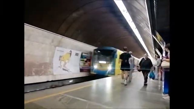 Киевский метрополитен. Станция Дворец спорта и Золотые ворота. Киев. Украина. 2019 г.