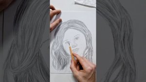 Рисую Милану Хаметову, портрет карандашом