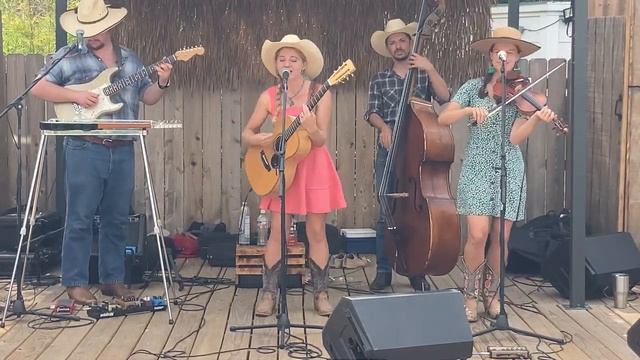 Kristyn Harris Band - Ghost Riders смотреть онлайн