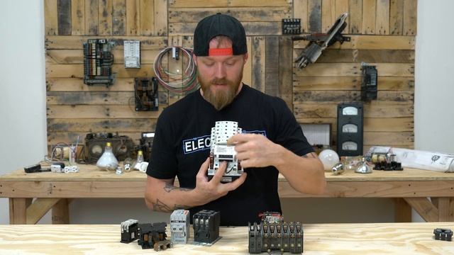 What is a contactor and how does it work? смотреть онлайн