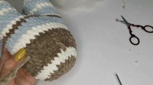 ПРОСТАЯ игрушка крючком из плюшевой пряжи для начинающих