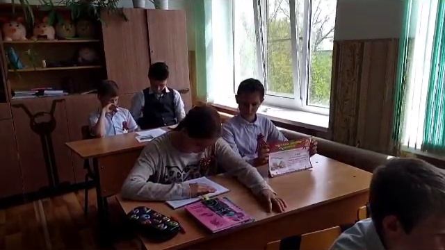 Незнамова Оля - ученица 5  кл. читает отрывок из книги Германа Беликова "Дети войны Ставрополья".mp4