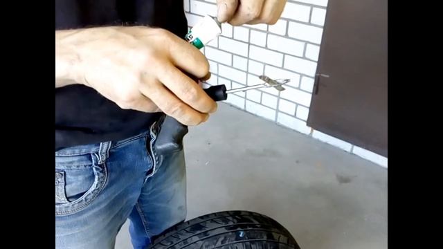 Как заделать прокол на бескамерке по быстрому. смотреть онлайн