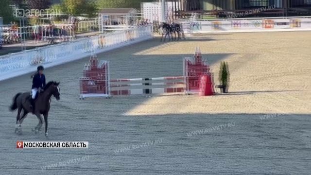 Дагестанские спортсменки выступили на конных соревнованиях в Москве