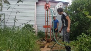 Скважина на воду без заезда тяжёлой техники.