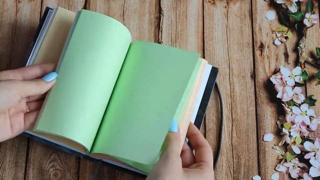 Обзор блокнота ручной работы с цветными листами смотреть онлайн