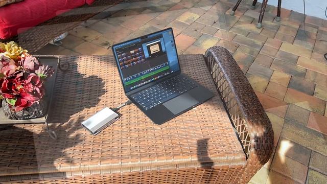 The World’s Fastest USB4 SSD Enclosure: ZikeDrive by Ziketech [Sponsored] смотреть онлайн