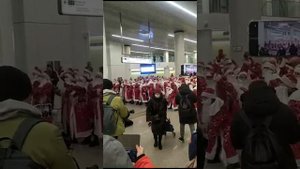 Много Дедов Морозов))) Метро Рязанский проспект, город Москва)))