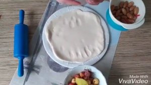 лепим пирог из соленого теста