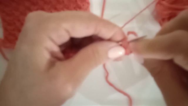 Интересный плотный узор спицами. смотреть онлайн