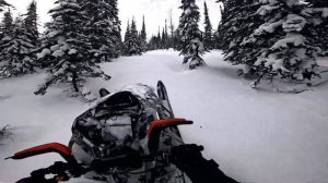 Снегоход сломался далеко в горах!