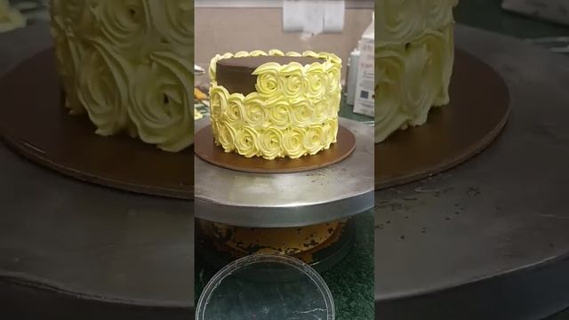 #Yellow ? floral design and white ? flavour cake ? #chefsujeet7