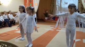 Осенний праздник в детском саду (танец журавлей)???
