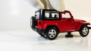 Масштабная модель автомобиля JEEP WRANGLER в масштабе 1:32