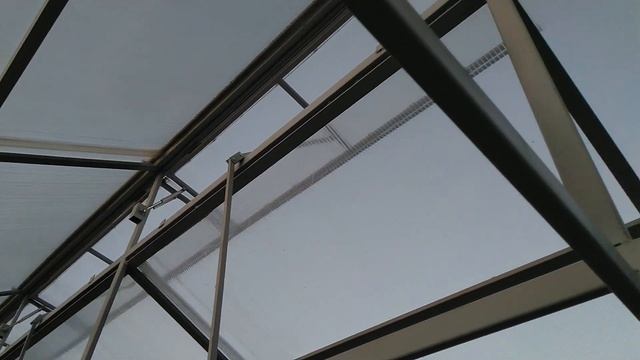 Самый простой и дешёвый вариант открывания форточек,в теплице по Митлайдеру! смотреть онлайн