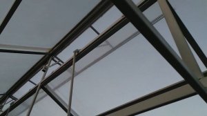 Самый простой и дешёвый вариант открывания форточек,в теплице по Митлайдеру!