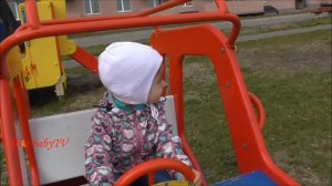 Прогулка на детской площадке с реборном Машей. Видео для детей про кукол. Игры с куклами. Игрушки.