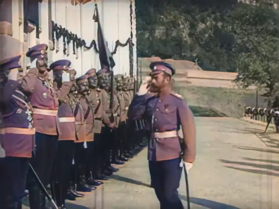 Николай 2 инспектирует воинскую часть в Ореанде. Ялта 1913 г. (в цвете)