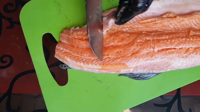 КАК БЫСТРО разделать РЫБУ на ФИЛЕ без ШКУРЫ и КОСТЕЙ! НЕСКОЛЬКО минут и ГОТОВО! смотреть онлайн