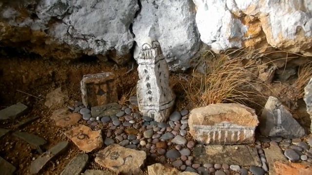 Храм Архангела Михаила в одном из гротов Чернореченского каньона