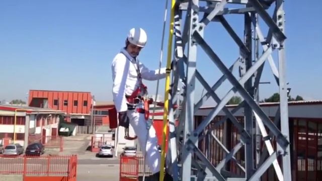 Метод создания гибкой анкерной линии для подъема и спуска по опоре ЛЭП