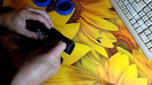 Музыкальная колонка JBL не заряжается