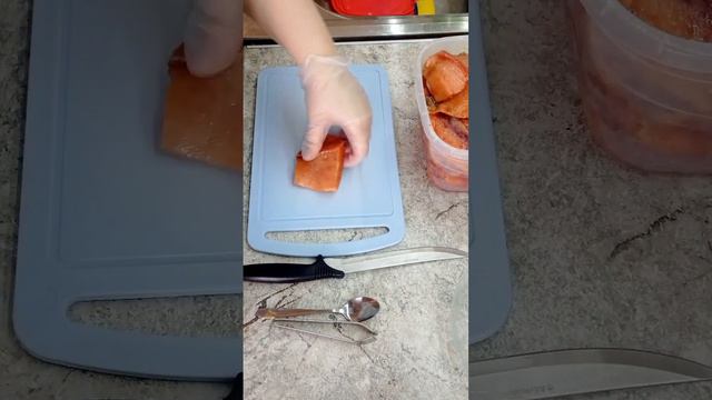Как легко разделать и засолить горбушу для роллов, вкусных бутербродов, видео для чайников.