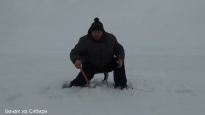 Великолепная рыбалка в глухозимье!.mp4