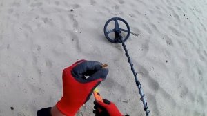 Поиск с металлоискателем это хобби! Пляжный коп бывает разный, но всегда очень интригующий!