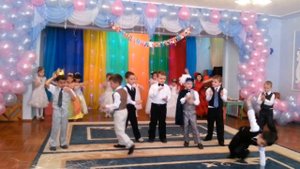 Танец Добрый жук (выпускной в детском саду май 2015)