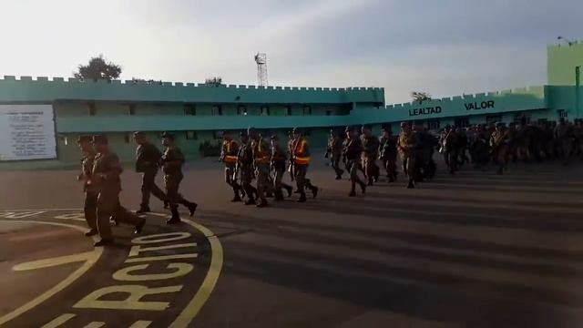 Segunda Brigada del Ejercito de República Dominicana, finaliza a paso doble vivaque de 15km смотреть онлайн