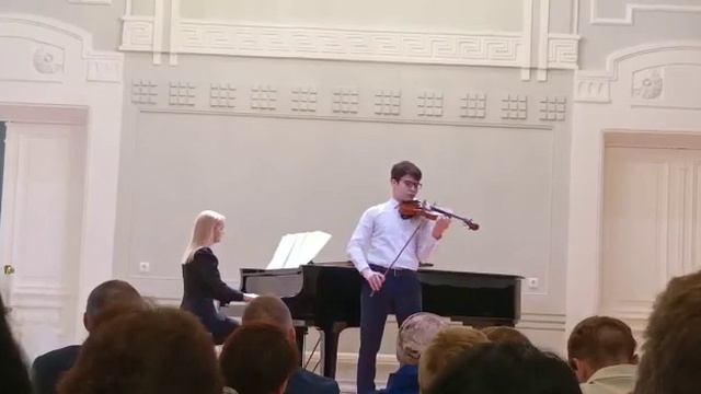 А.Шнитке "Менуэт" Исполняет Брекин Илия смотреть онлайн