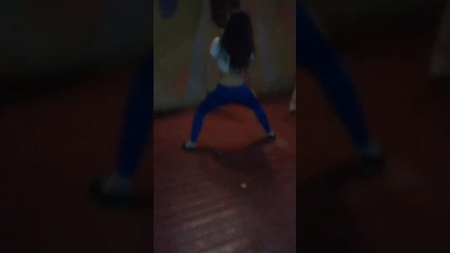 Тверк в клубе смотреть онлайн