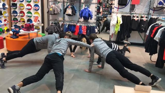 Mega. Adidas Kids смотреть онлайн