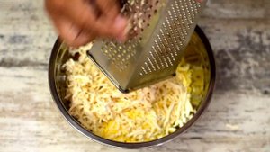 5 минут и на вашем столе нежный и вкусный салат "РУСАЛОЧКА".