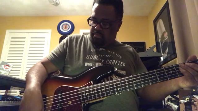 MM Fender Jazz Bass V. смотреть онлайн