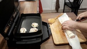 Blätterteig-Pizza-Schnecken im Tefal OptiGrill plus Snacking&Baking