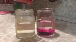 Что будет если марганцовку добавить в холодную и горячую воду???