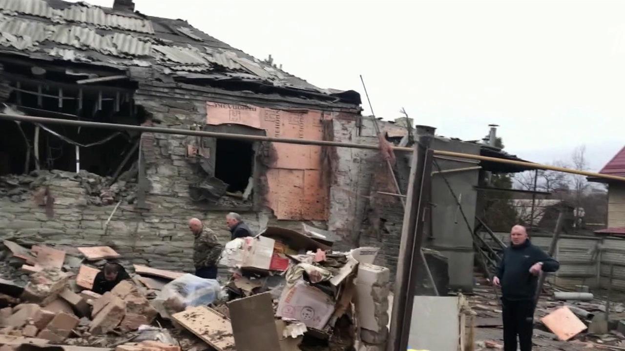 Этим утром украинские боевики нанесли два массированных удара по центру Донецка