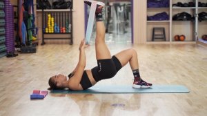 ТРЕНИРОВКА С ТКАНЕВЫМИ ФИТНЕС РЕЗИНКАМИ