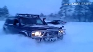 Nissan safari y60 VS Terrano D21 in snow.
